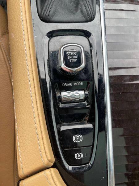2018 Volvo XC90 T6 Momentum