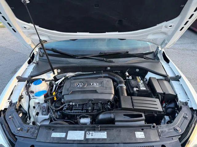 2014 Volkswagen Passat 1.8T SE
