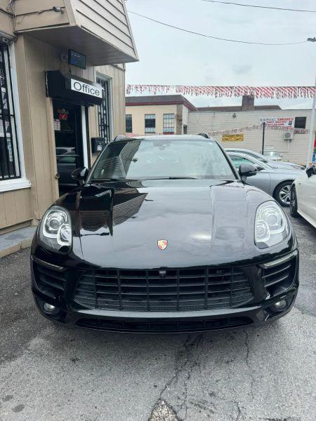 2018 Porsche Macan Base