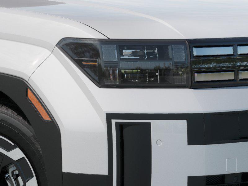 New 2026 White HYUNDAI SEL FWD image 9