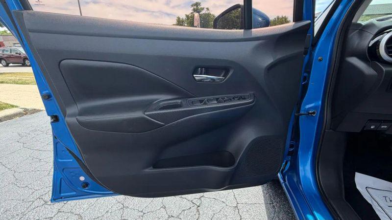 2020 Nissan Versa SV Xtronic CVT