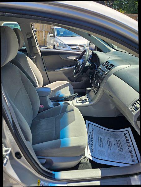2011 Toyota Corolla LE