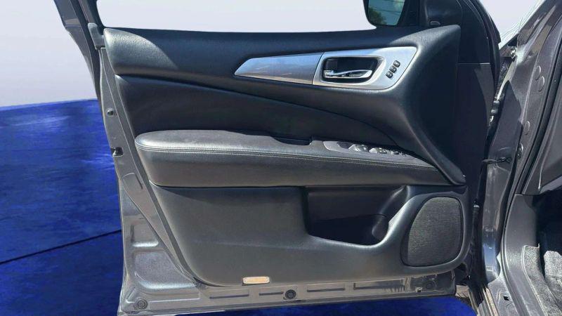 2019 Nissan Pathfinder SL