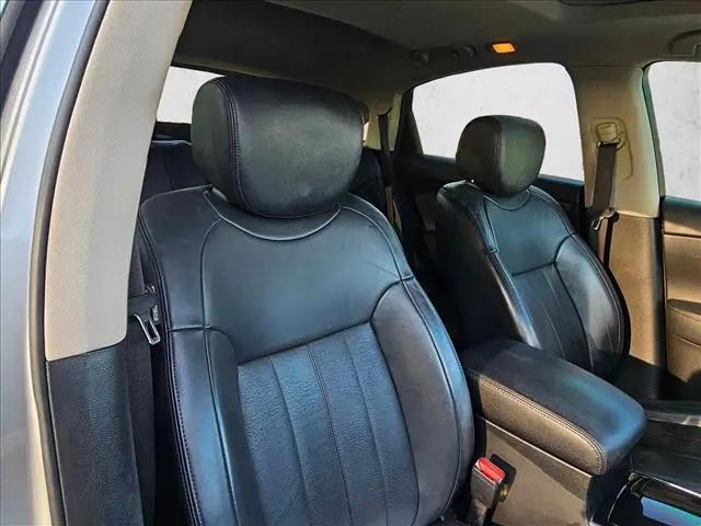 2016 INFINITI QX70 Standard