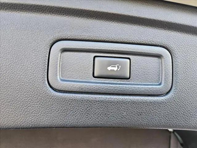 2016 INFINITI QX70 Standard