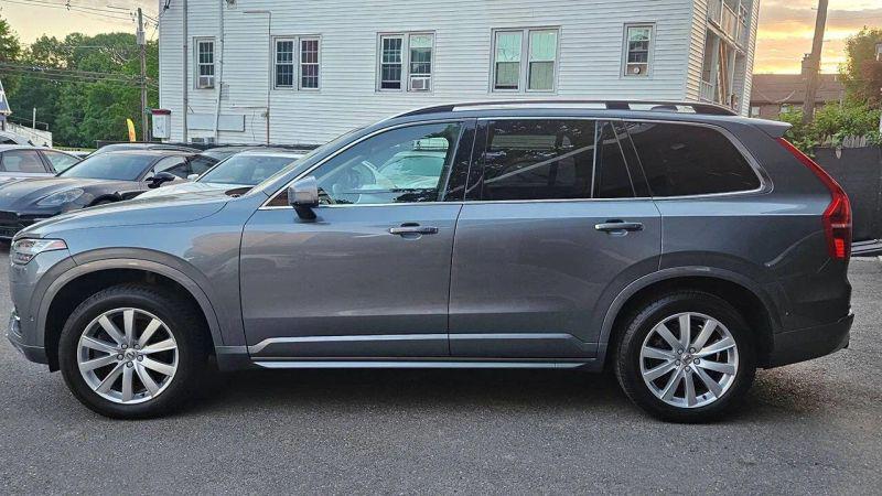 2018 Volvo XC90 T5 Momentum