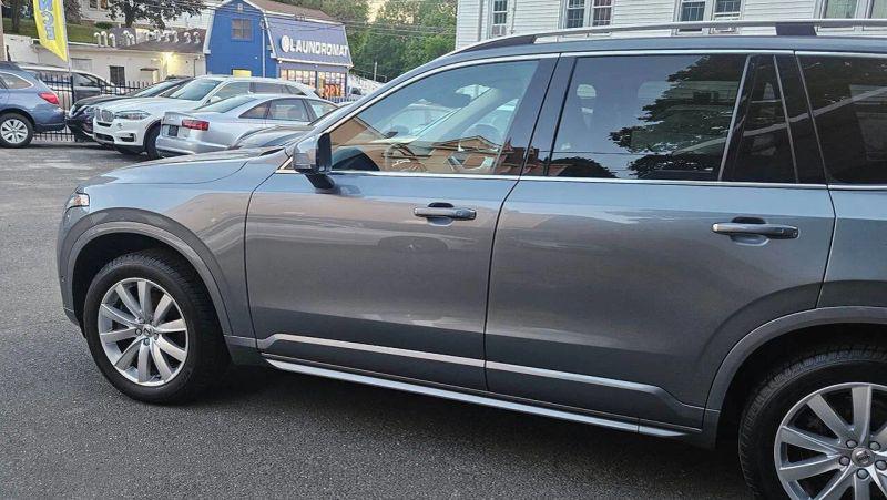 2018 Volvo XC90 T5 Momentum