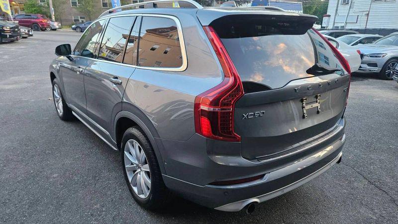 2018 Volvo XC90 T5 Momentum