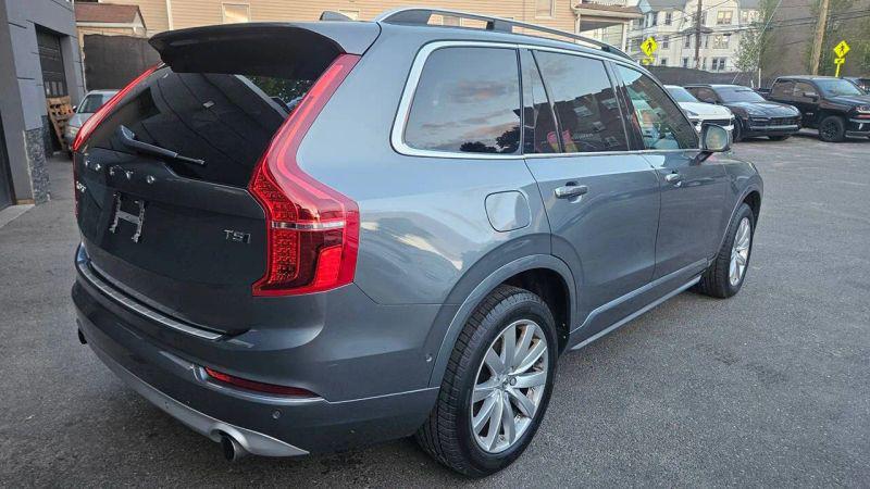 2018 Volvo XC90 T5 Momentum