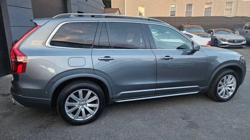 2018 Volvo XC90 T5 Momentum