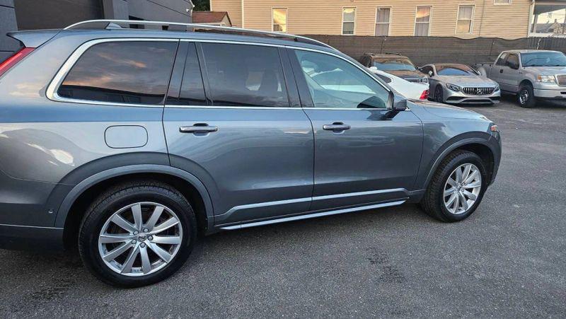 2018 Volvo XC90 T5 Momentum