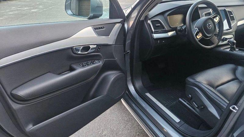 2018 Volvo XC90 T5 Momentum
