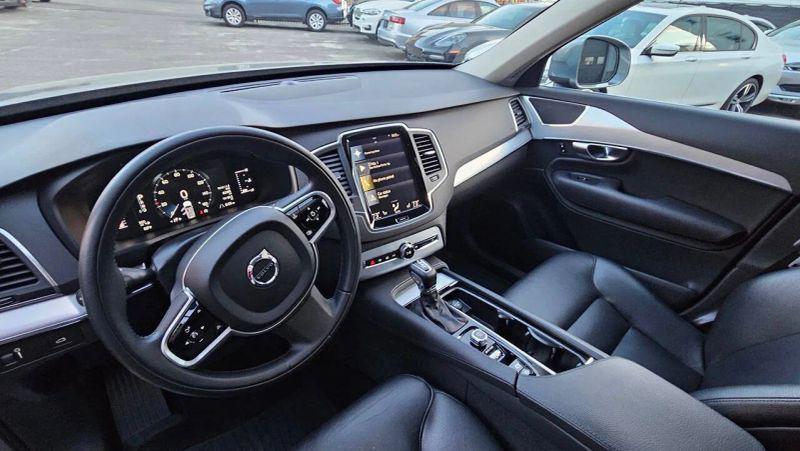 2018 Volvo XC90 T5 Momentum