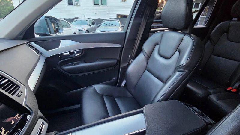 2018 Volvo XC90 T5 Momentum
