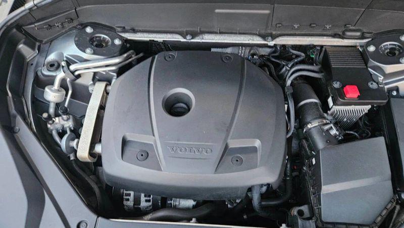 2018 Volvo XC90 T5 Momentum