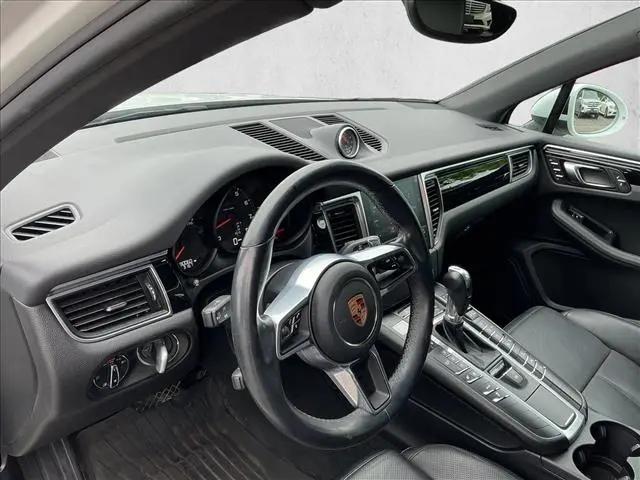 2018 Porsche Macan Macan