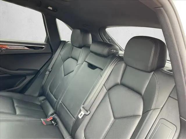 2018 Porsche Macan Macan