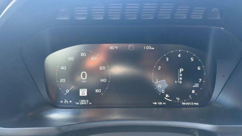2016 Volvo XC90 T6 Momentum