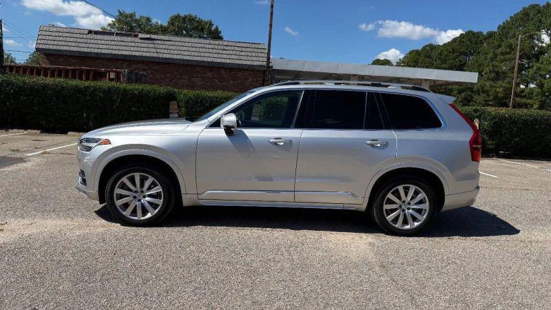 2016 Volvo XC90 T6 Momentum