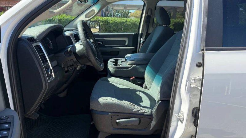 2019 Ram 1500 Classic SLT Crew Cab 4x2 6'4" Box
