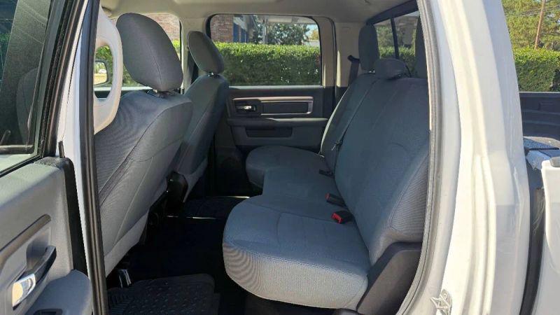 2019 Ram 1500 Classic SLT Crew Cab 4x2 6'4" Box