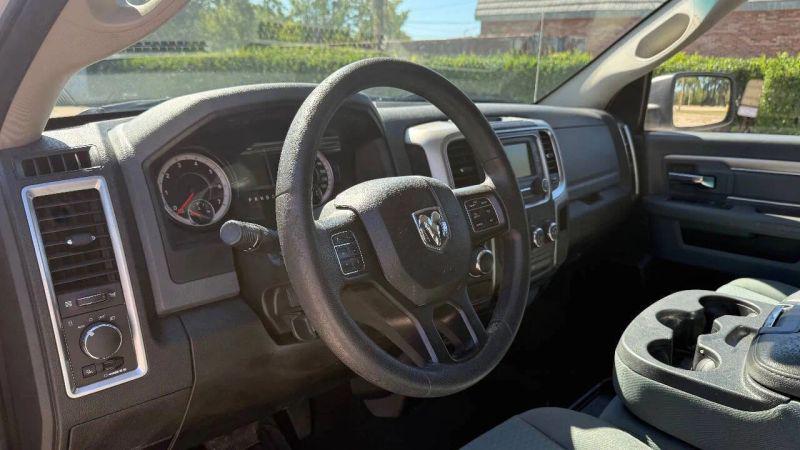 2019 Ram 1500 Classic SLT Crew Cab 4x2 6'4" Box