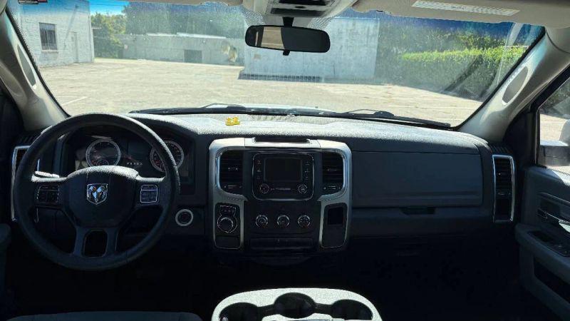 2019 Ram 1500 Classic SLT Crew Cab 4x2 6'4" Box
