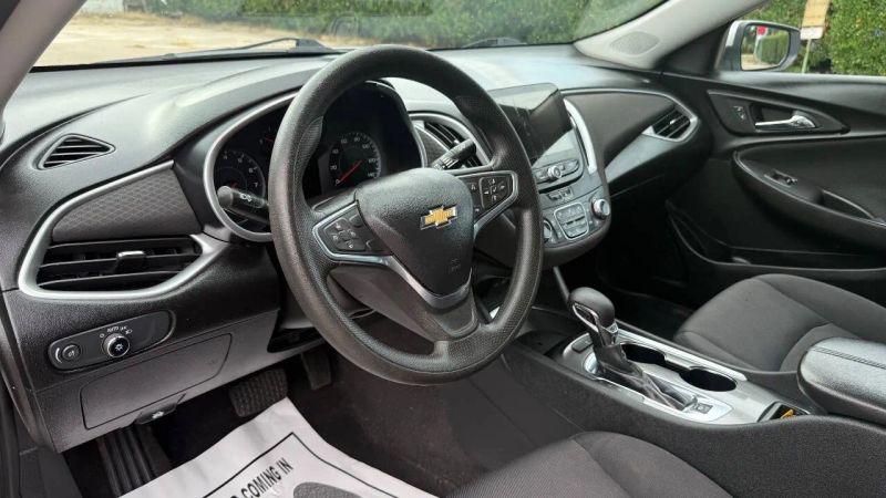 2022 Chevrolet Malibu FWD LT