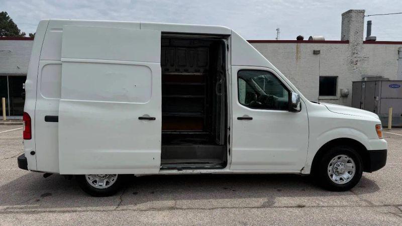 2021 Nissan 2500 SV High Roof V8