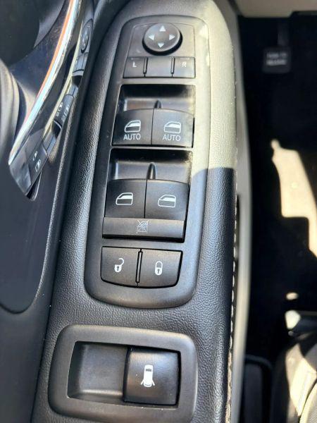 2015 Chrysler Town & Country Touring-L