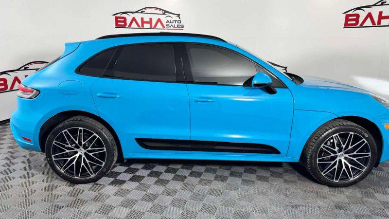 2023 Porsche Macan Base