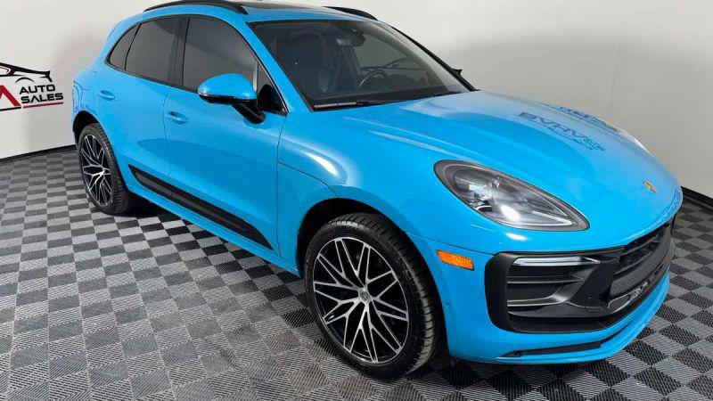 2023 Porsche Macan Base