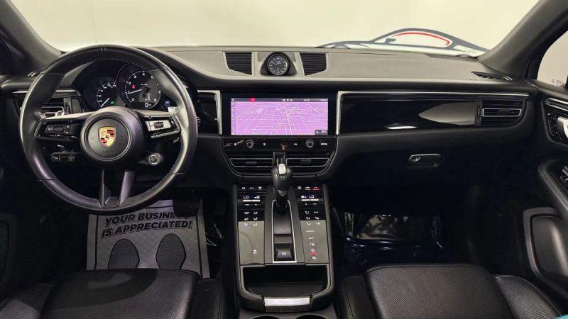2023 Porsche Macan Base