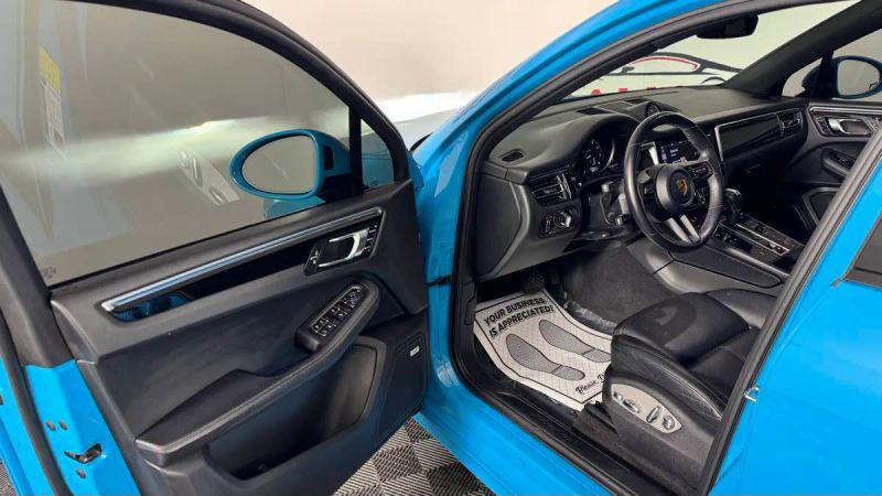 2023 Porsche Macan Base