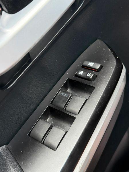 2017 Toyota Tundra SR5 5.7L V8