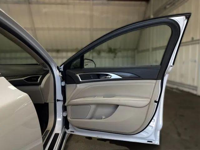 2017 Lincoln MKZ Select