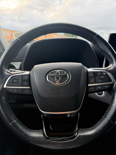 2021 Toyota Highlander LE