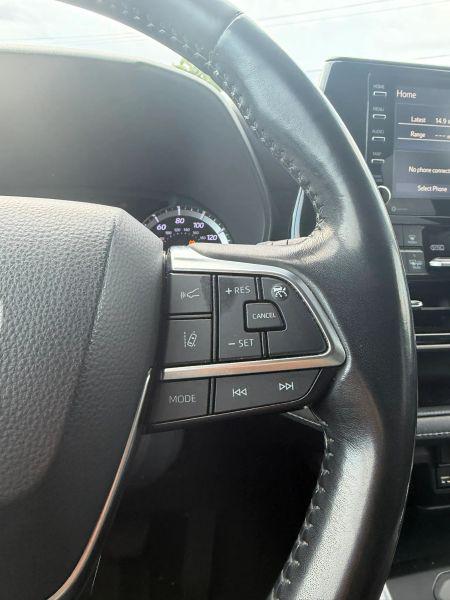 2021 Toyota Highlander LE