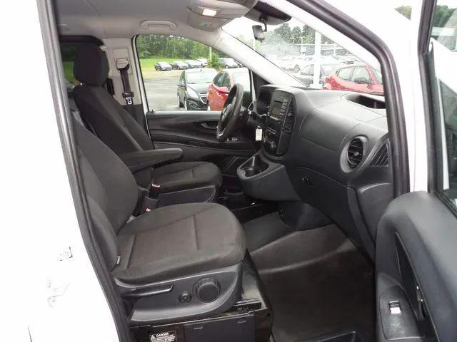 2016 Mercedes-Benz Metris Base