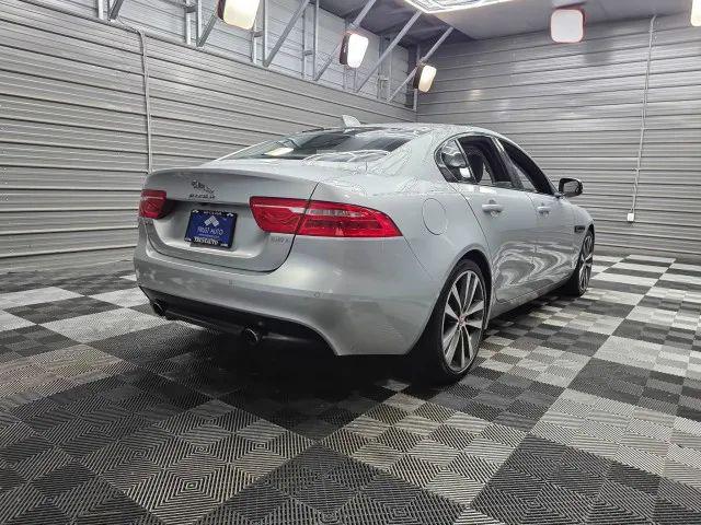 2017 Jaguar XE 25t Prestige
