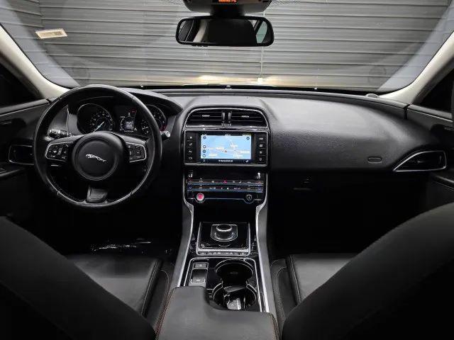 2017 Jaguar XE 25t Prestige