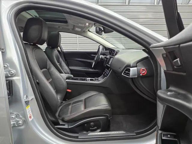2017 Jaguar XE 25t Prestige