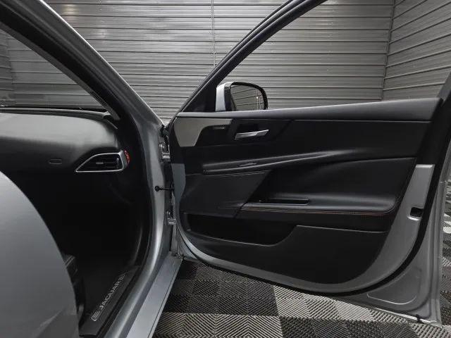 2017 Jaguar XE 25t Prestige