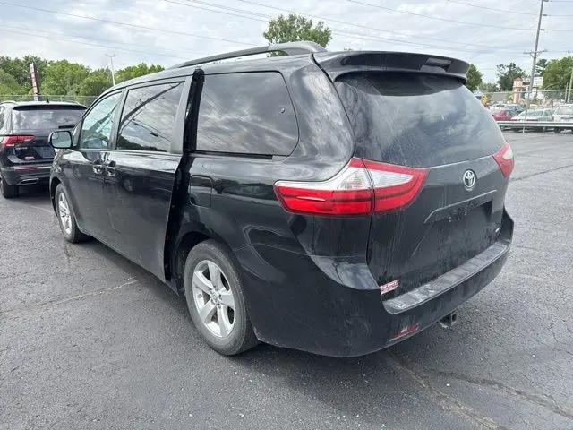 2015 Toyota Sienna LE 8 Passenger