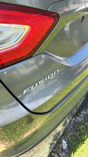 2014 Ford Fusion SE