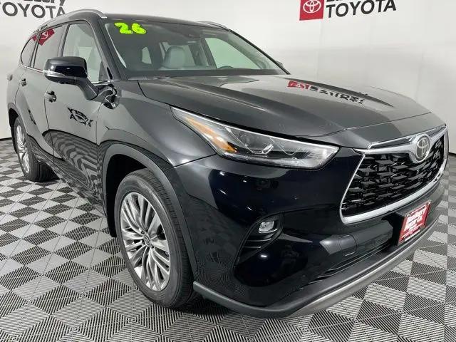 2026 Toyota Highlander Platinum for sale in Cedar Falls, IA
