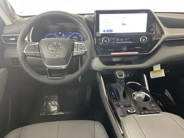 2026 Toyota Highlander Platinum