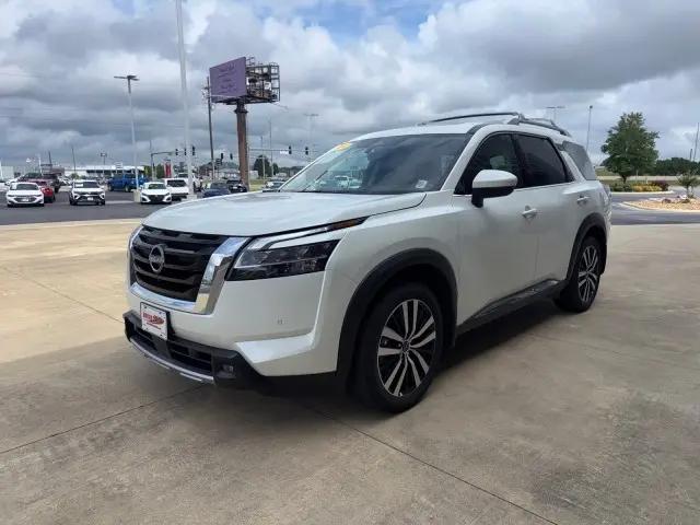 2024 Nissan Pathfinder Platinum 4WD