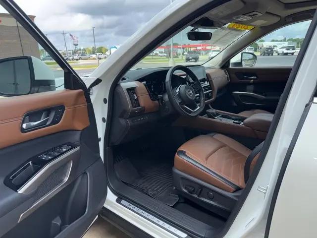 2024 Nissan Pathfinder Platinum 4WD