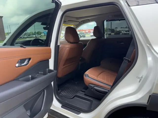 2024 Nissan Pathfinder Platinum 4WD